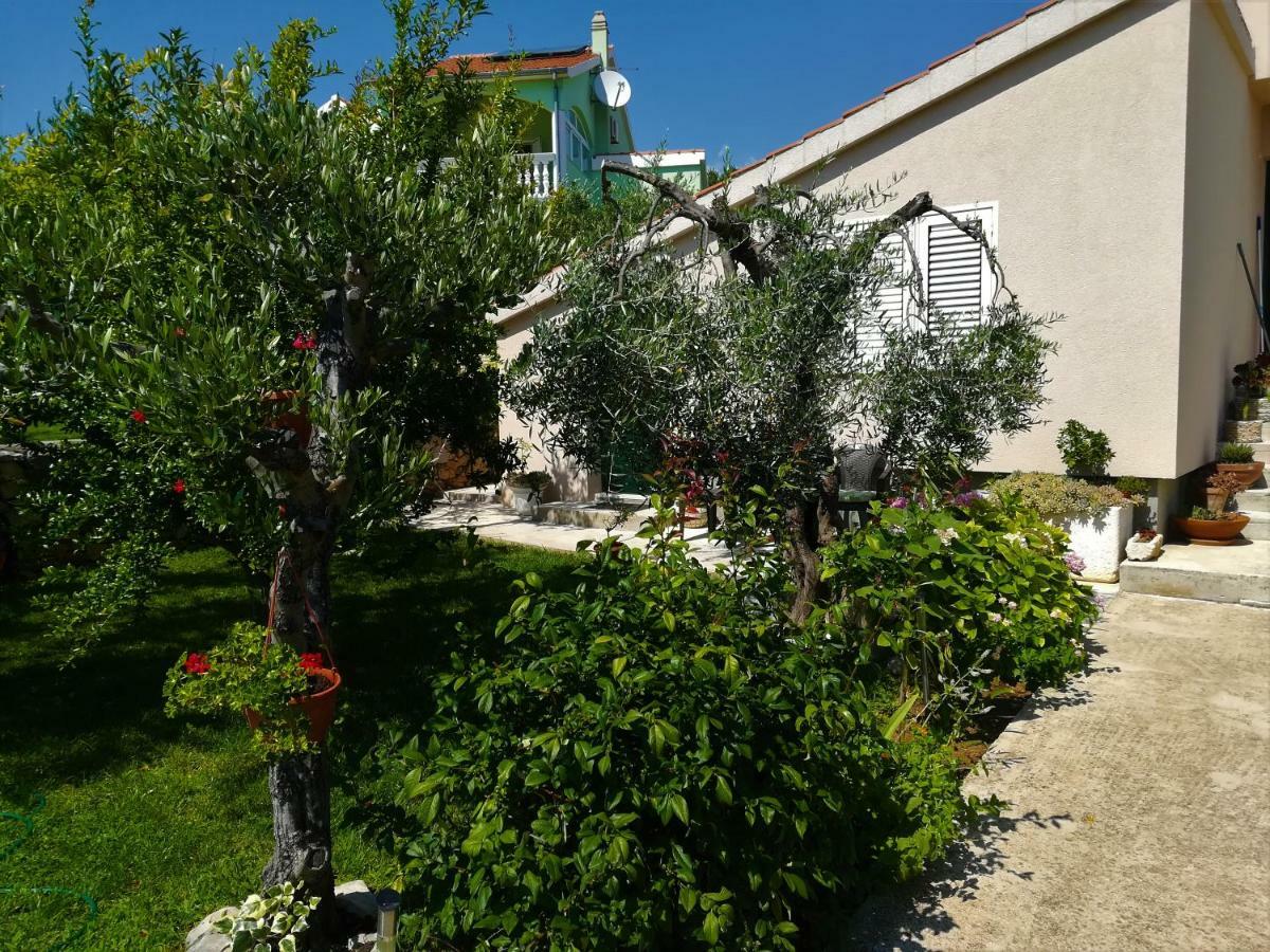 Olive Grove Apartment Водице Екстериор снимка