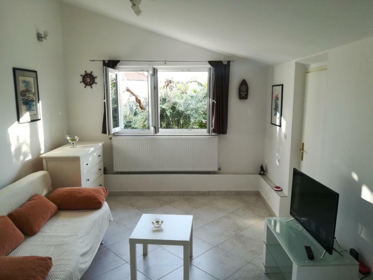 Olive Grove Apartment Водице Екстериор снимка